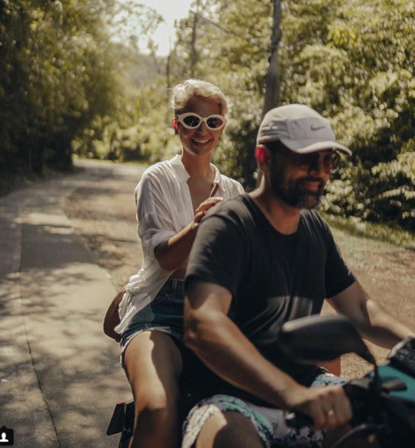 Risto Mejide y Laura Escanes están tan enamorados que nos lo cuentan "to'l rato".