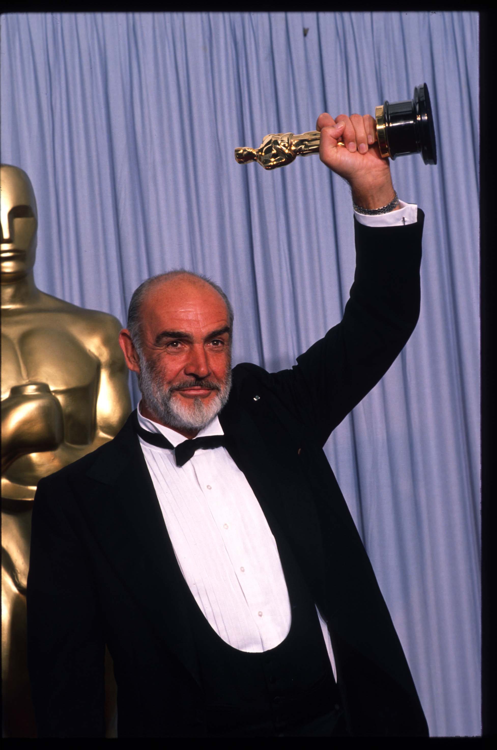 Premios Oscar 1988. Mejor Actor de Reparto: Sean Connery por su actuación en la película The Untouchables.