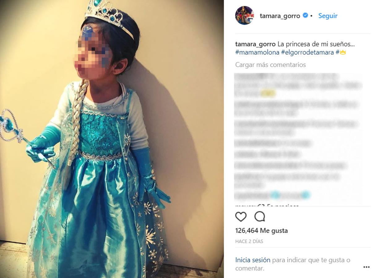 Tamara Gorro prefirió disfrazar a los dos más pequeños de la casa. Por un lado su hija Shaila se convirtió en una princesa de cuento de hadas.
