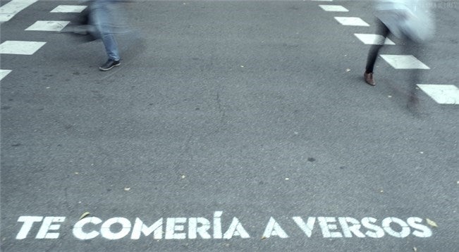 'Te comería a versos' es una de las frases que formó parte de la iniciativa 'Madrid te comería a versos', de Boa Mistura, con fragmentos de canciones de Leiva y Rayden.