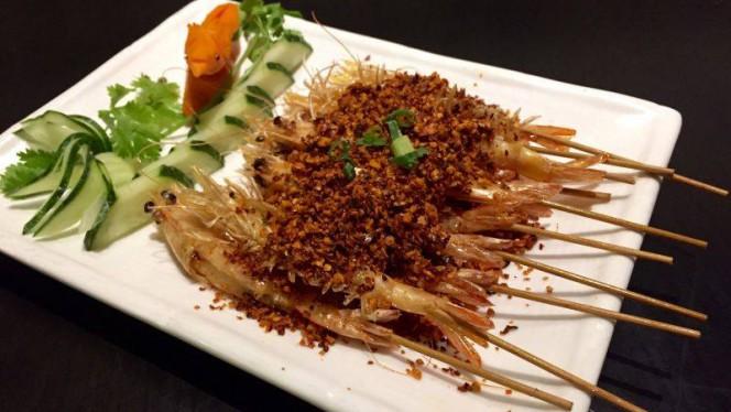 Especializado en cocina de la región de Guizhou, tiene platos que no encontraréis en otros restaurantes, como la lubina, los cangrejos o el pollo Ganguo. Dónde: C/ Luna, 12, Madrid.