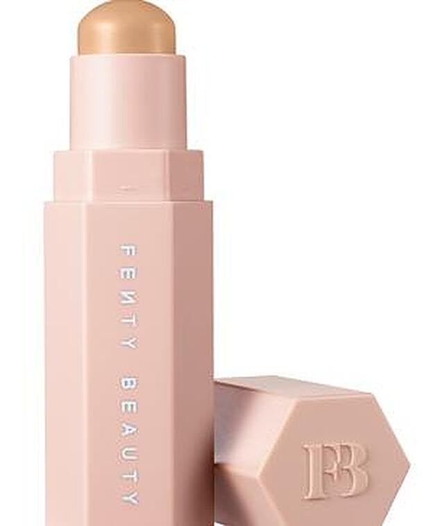 Stix de Fenty Beauty (23,90€). En Sephora