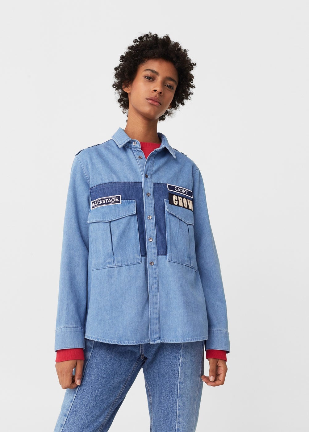 Camisa demin con parches de Mango Outlet: 9 euros.