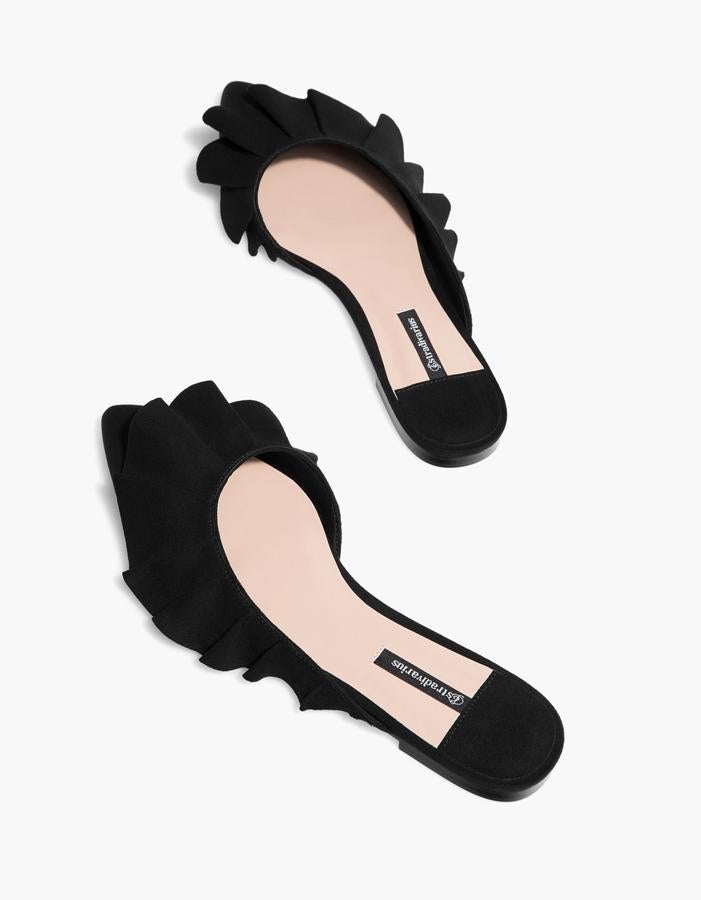 Zapato con volante, de Stradivarius: 17,99 euros.