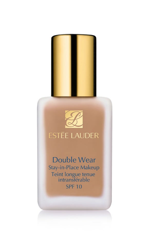 Double Wear maquillaje de Base de Larga Duración FPS 10 de Estée Lauder. Libre de aceites, sin fragancias, ofrece un acabado semi-mate y una cobertura media/intensa. (42€) 