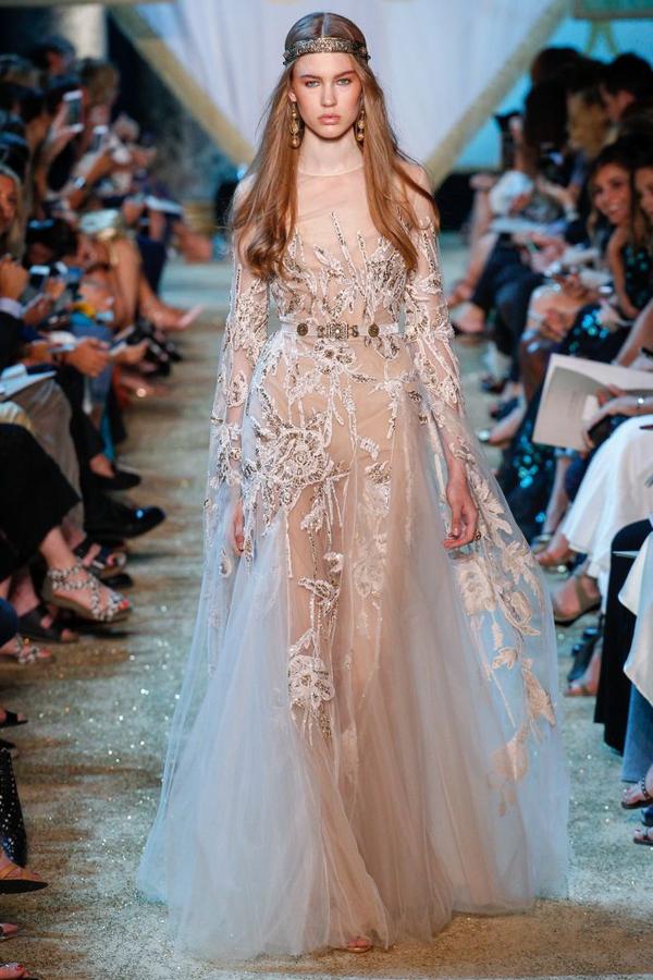O este vestido 'wedding style' de Elie Saab si la alfombra roja se hubiera vestido de blanco.