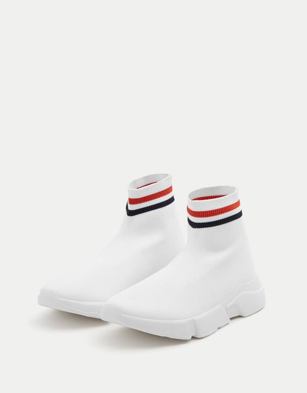 Zapatillas de Pull & Bear. Precio: 39,99 euros