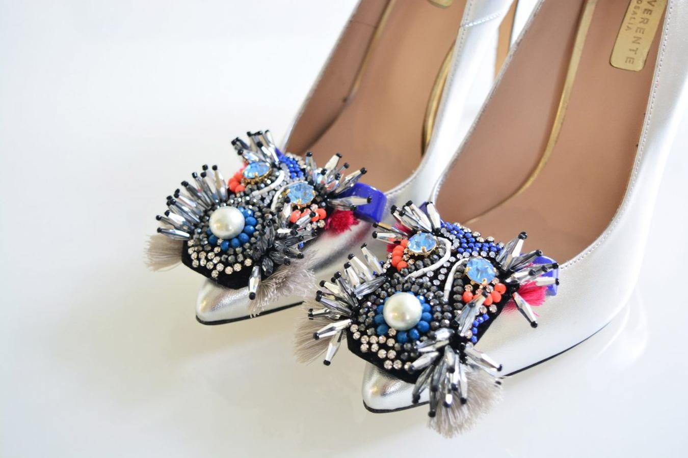 Iirrevente Shoes es la marca de zapatos, como su nombre indica, más irreverente del mercado patrio. Plumas, abalorios... para sus diseñadores la creatividad no tiene límites