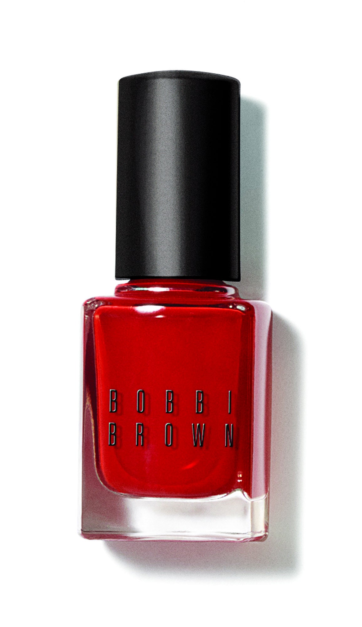 Laca de uñas de Bobbi Brown. El rojo clásico que no falte. (15€)