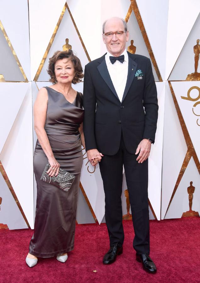 Sharon R. Fiedrick y Richard Jenkins en la alfombra roja de los Oscar.