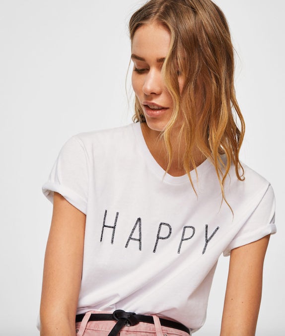 Camiseta de algodón con mensaje de Mango: 9,99 euros.