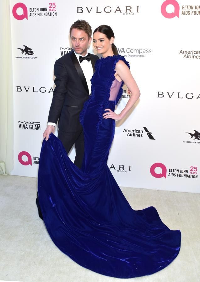 Chris Hardwick y Lydia Hearst, otros de los presentes en esta famosa fiesta.