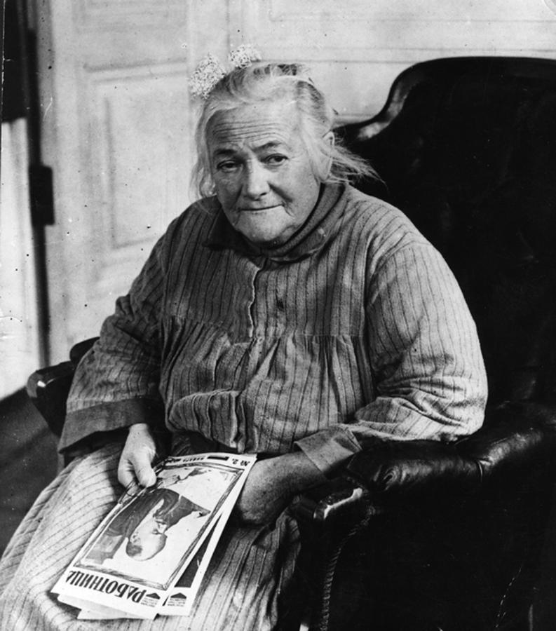 Clara Zetkin junto a Käte Duncker participaron en representación del Partido Socialista Alemán y presentaron la propuesta de conmemorar un "Día Internacional de la Mujer".
