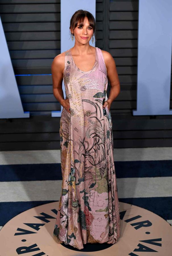 Rashida Jones en la alfombra roja de la fiesta de 'Vanity Fair' con motivo de los Premios Oscar 2018.