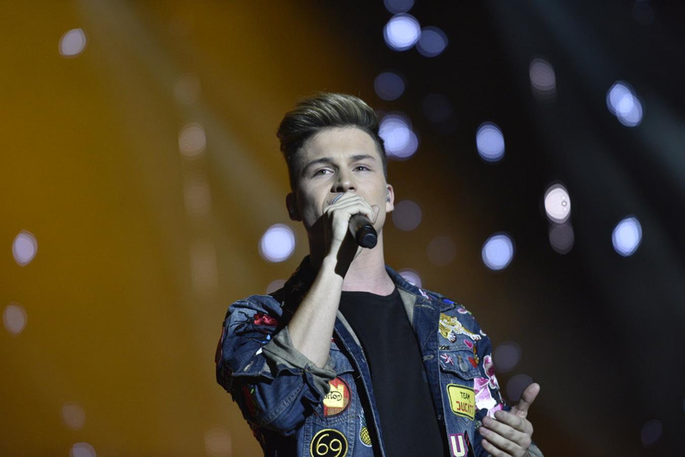 Raoul se sube en solitario al escenario de la gira de OT.