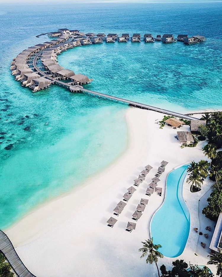 St.Regis Maldives: 41.500 seguidores en Instagram. Un medio perdido en el paraíso de las islas Maldivas... Nadie en Instagram puede resistirse. Foto: @jeremyaustiin.