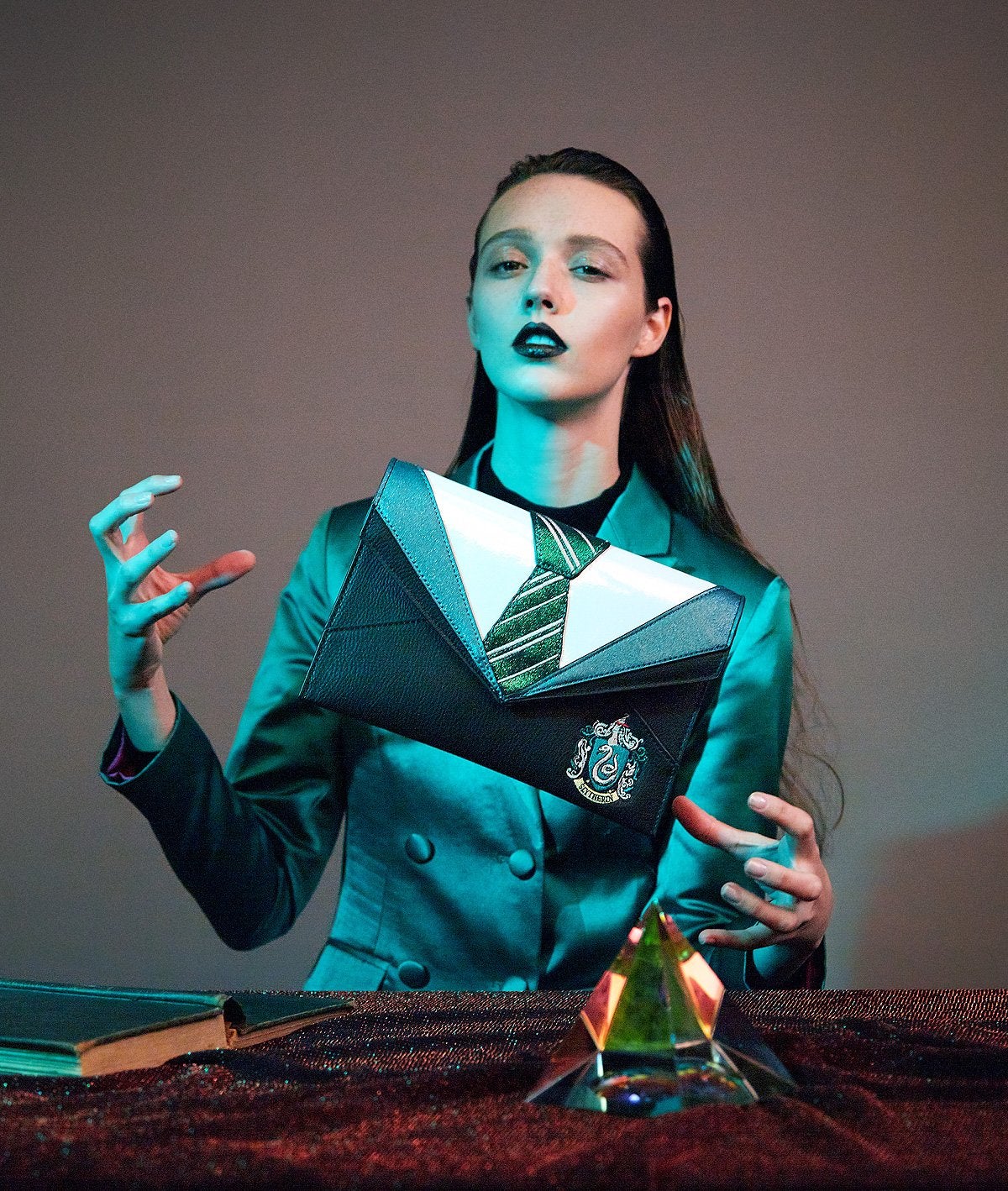 Bolso del uniforme de Slytherin de Harry Potter, de Danielle Nicole: 38 euros.