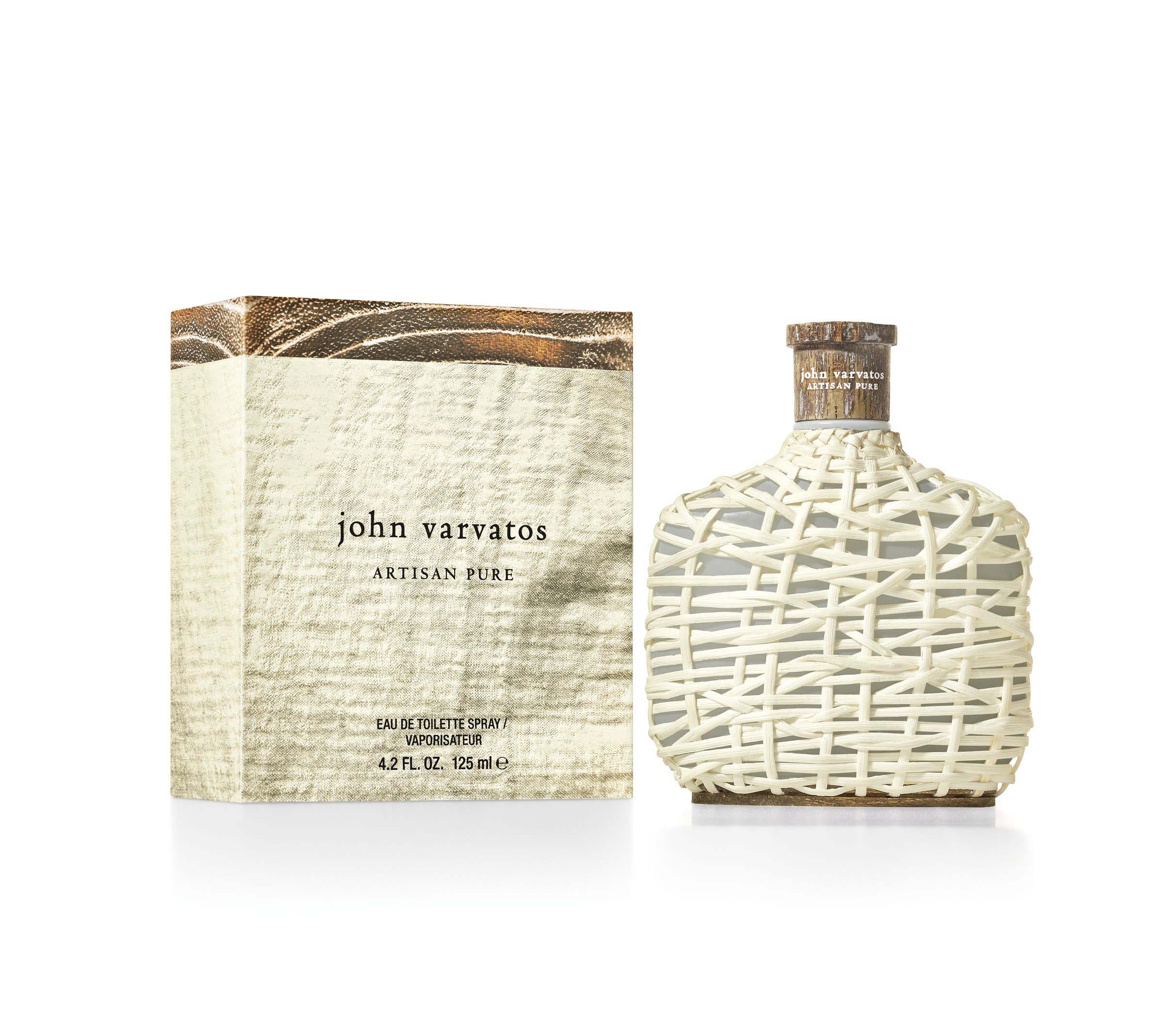 Artisan Pure de John Varvatos. Combina una mezcla revitalizante de hierbas cítricas y frescas con notas de madera para un aroma refrescante y crujiente. (65€, EDT 75ml)