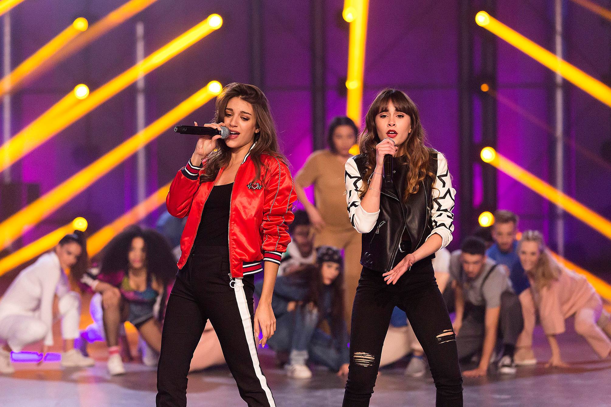 Imagen de la primera gala de 'Fama, a bailar', el nuevo programa de baile de Movistar+. La actuación de Anita Guerra y Aitana.