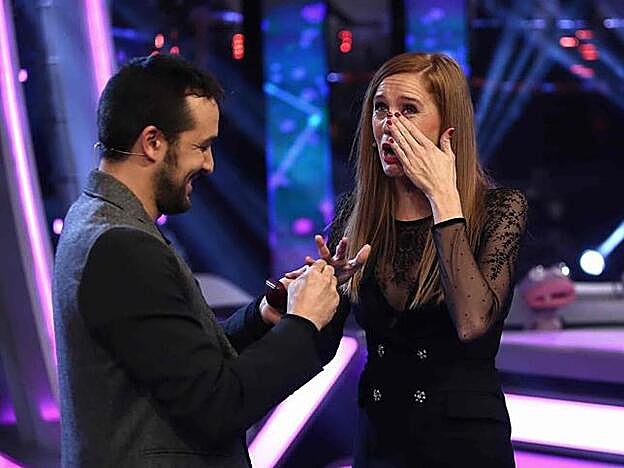 Galería. Todas las imágenes de la emotiva pedida de mano de María Castro.