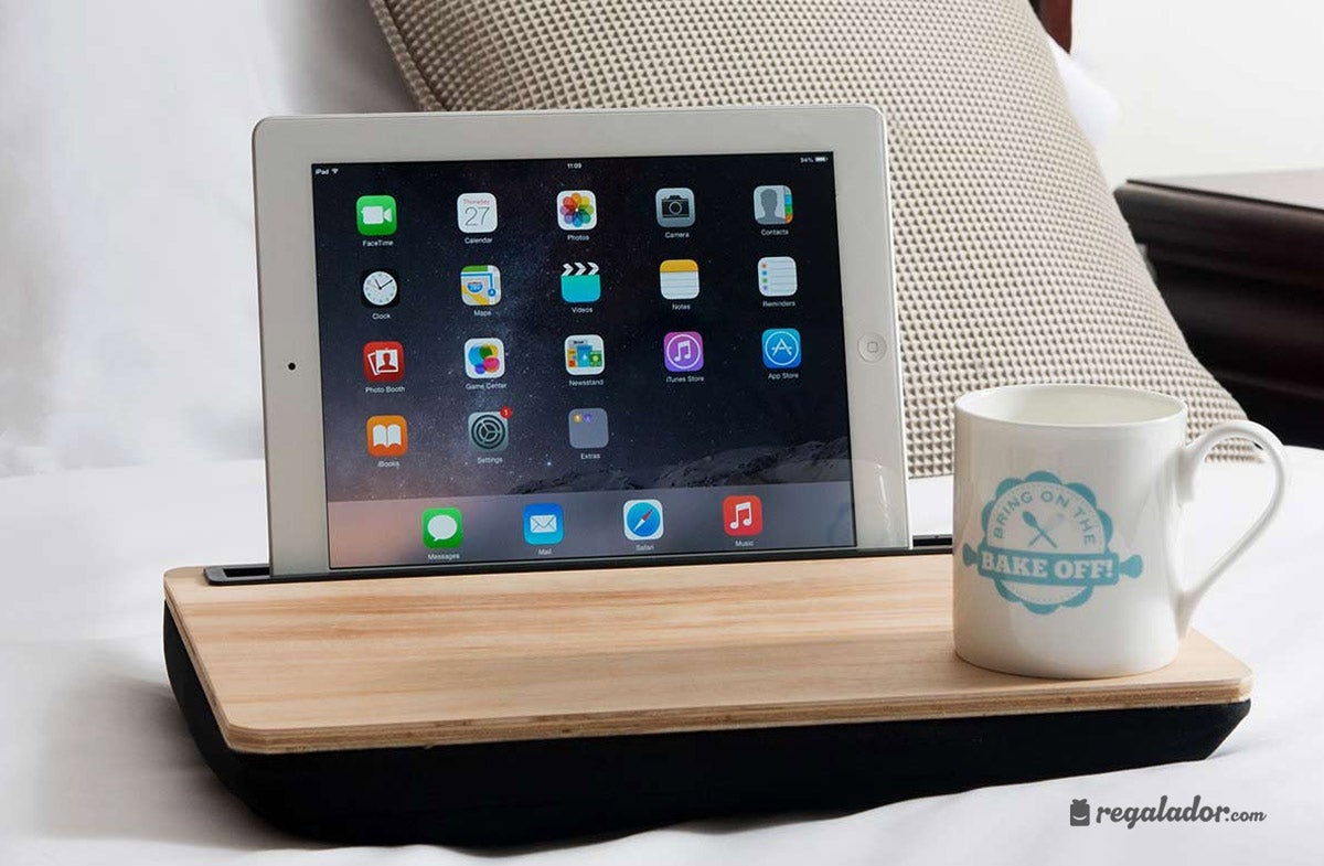 La excusa perfecta para no levantarse de la cama es poder trabajar desde ella. Este soporte es lo mejor y lo sabes. 15€