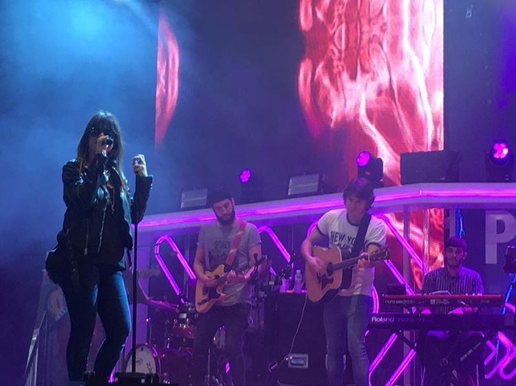 Tampoco faltará la actuación de Vanesa Martín en los XXII Premios Cadena Dial, que se celebran esta noche en el Recinto Ferial de Santa Cruz de Tenerife.