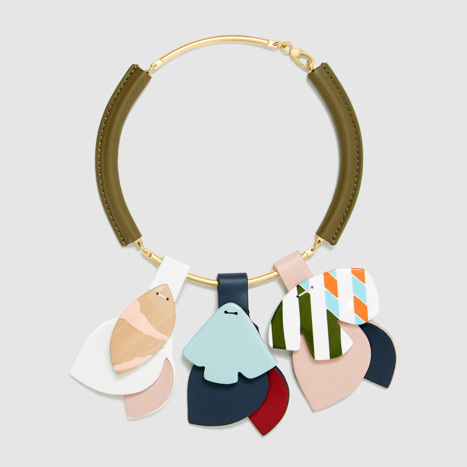 Colla corto con hojas de colores de Bimba y Lola: 78 euros.