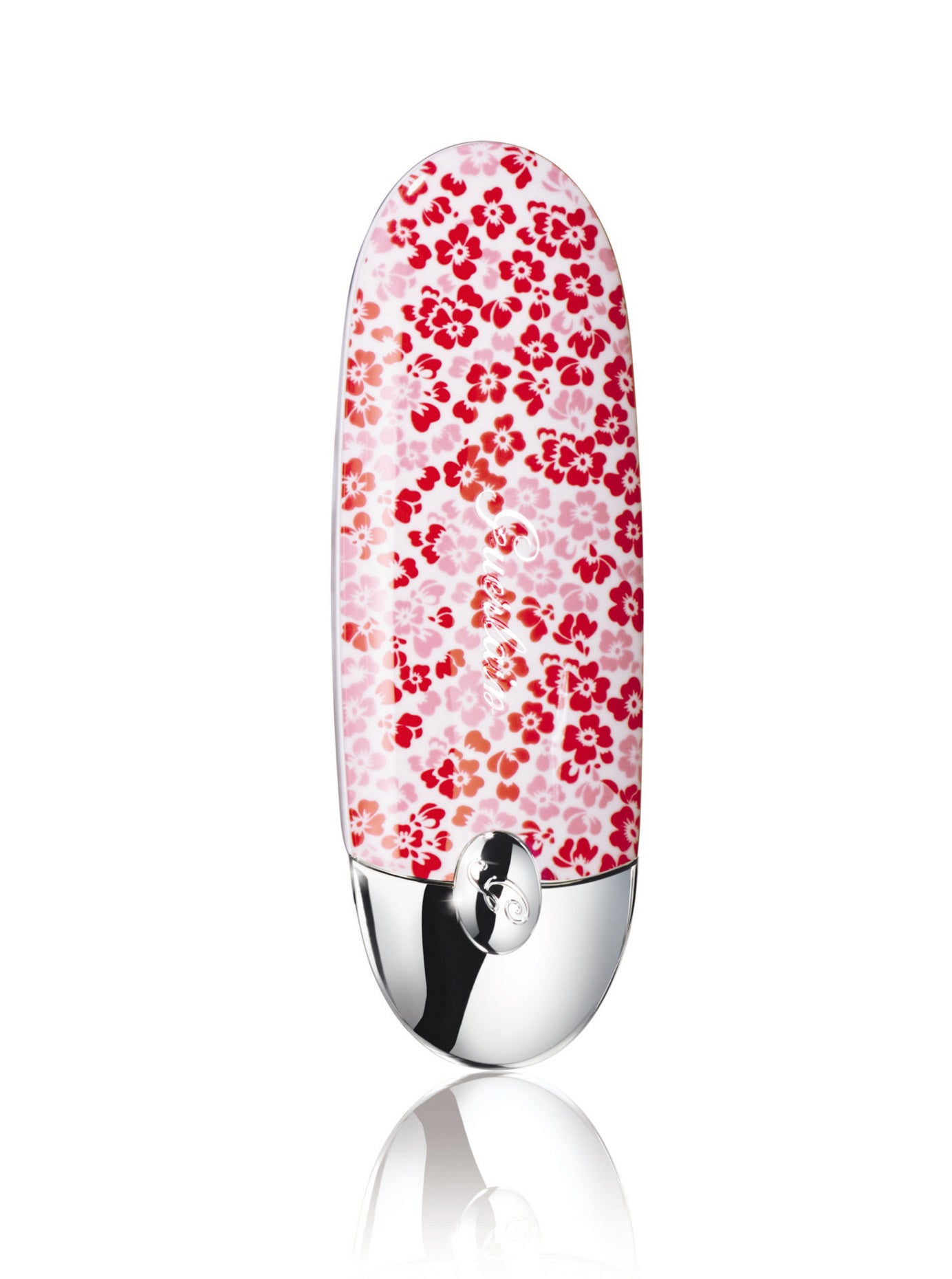 15 elegantes diseños para una carcasa en la que guardar el Rouge Guerlain. La carcasa cuenta con espejo y podrás personalizarla. Disponible a partir de abril. (15,50€, solo la carcasa)