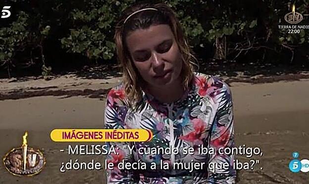 María Lapiedra en un momento de la conversación con sus compañeras.