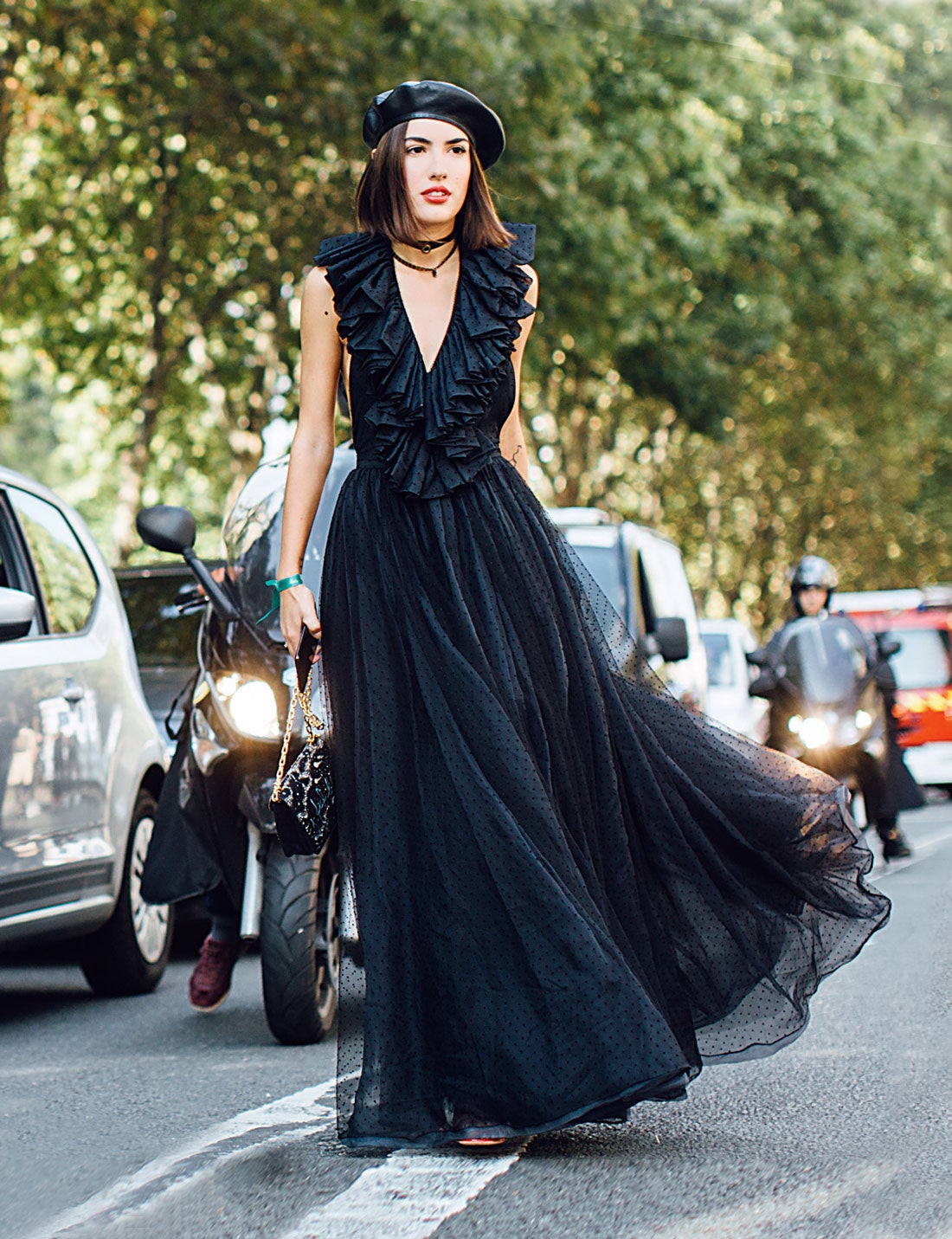 Look de día todo al negro.