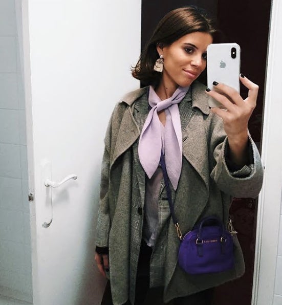 @isabellt93 con pañuelo morado en el cuello. ¿qué te parece?