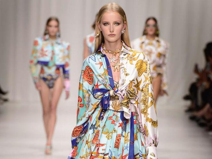 Fotos: El pañuelo como prenda de vestir y otras pistas con estilo