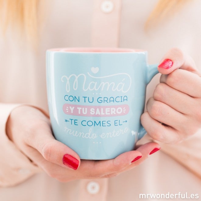 Para las mamás más enrolladas, esta taza le hará levantarse todos los días con una sonrisa. Reconoce que quieres ser como ella… ¡Feliz día mamá! 13.95€