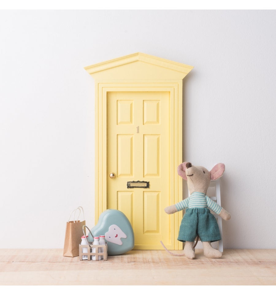 Un regalo de lo más original para las mamás primerizas en el Día de la Madre: la puerta del ratoncito Pérez, para que madre e hijo/a vivan momento únicos. (34 euros).