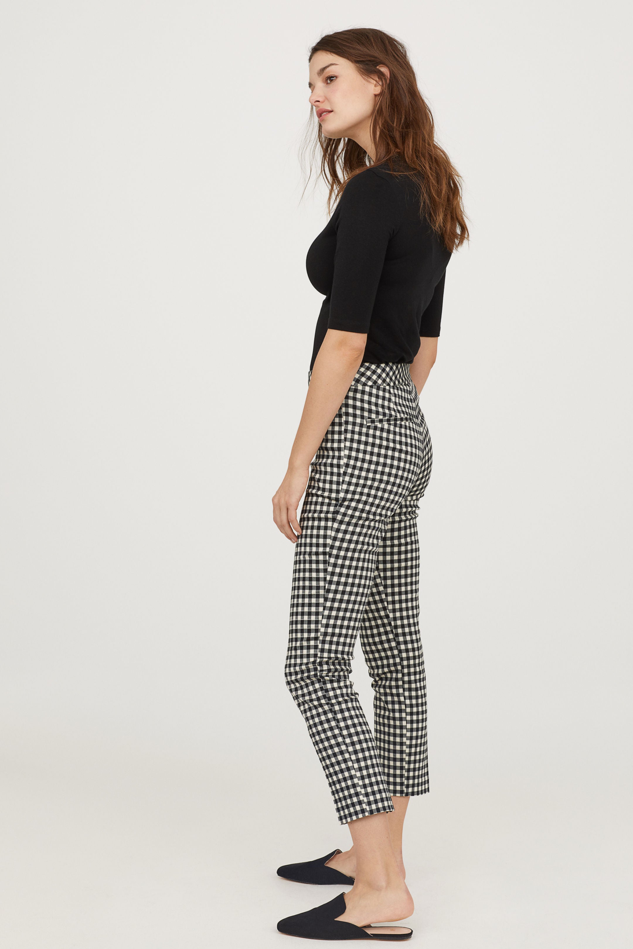 Los cuadros vichy están de moda y estos pantalones de H&M son perfectos. (24,99 euros). Regala el Día de la Madre pantalones ( aquí puedes encontrar una selección de los mejores ). Si está cansada de tanto vaquero acertarás, seguro.