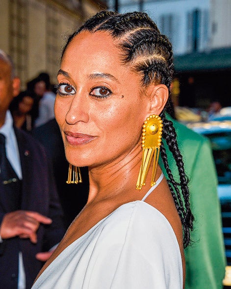 Ganadora de un Globo de Oro por Black-ish, la hija de Diana Ross se ha convertido en una de las voces feministas de la comunidad negra: su última charla TED se titula: La furia de una mujer posee la sabiduría de una vida.