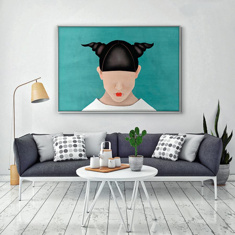 Arte mural: más es más. El observatorio de tendencias en el que se ha convertido Pinterest ha hablado: con la nueva estación, las paredes se llenarán de piezas gigantes. Las tímidas colecciones de polaroids en el salón pasaron a mejor vida. Las sustituyen teatrales y categóricos papeles pintados, pinturas murales, cuadros oversize y posters infinitos.