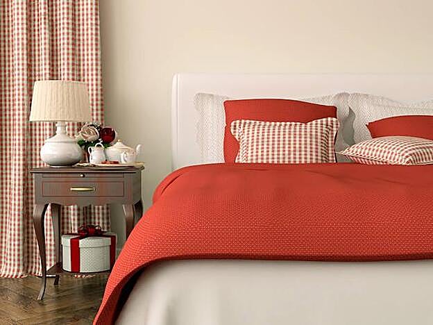 Equilibrio y simetrías, máximas en la decoración feng shui de un dormitorio.