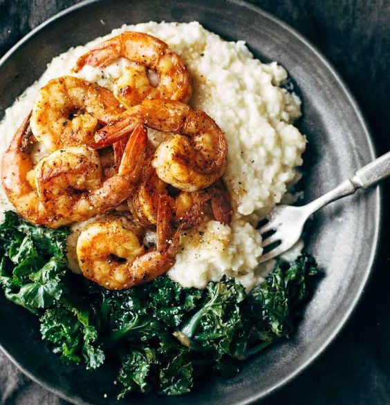 Puré de brócolo+kale+langostinos. Un plato saludable que te aportará un extra de energía.