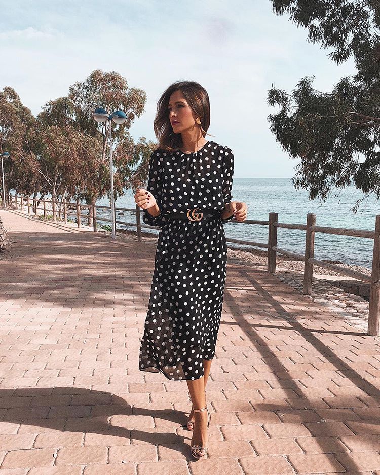 Los lunares nunca fallan en sus looks