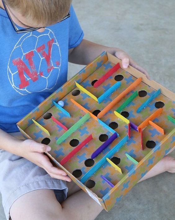 ¡Pero no nos olvidemos de los juegos! Además de ser muy entretenido hacerlos... imagínate tenerlos para siempre. Es algo que no pasa de moda y entretiene en el proceso y después.