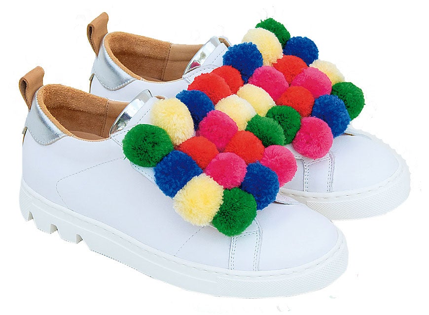 Tienen lengüetas intercambiables con distintos adornos, para que parezcan otras distintas cada vez que te las pones. La comodidad es otra de sus claves. swapfootwearspain.com