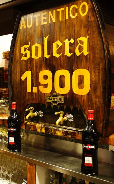 En la Calle Independencia, 3, de Oviedo, "desde1900 La Paloma selecciona las mejores maderas para obtener una perfecta conjunción entre el 'vermouth' y su envejecimiento, logrando así un extraordinario reserva". Y atención, que también lo preparan para llevar.