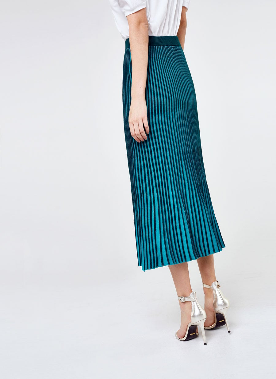 Falda acanalada midi bicolor de Uterqüe: 79 euros.