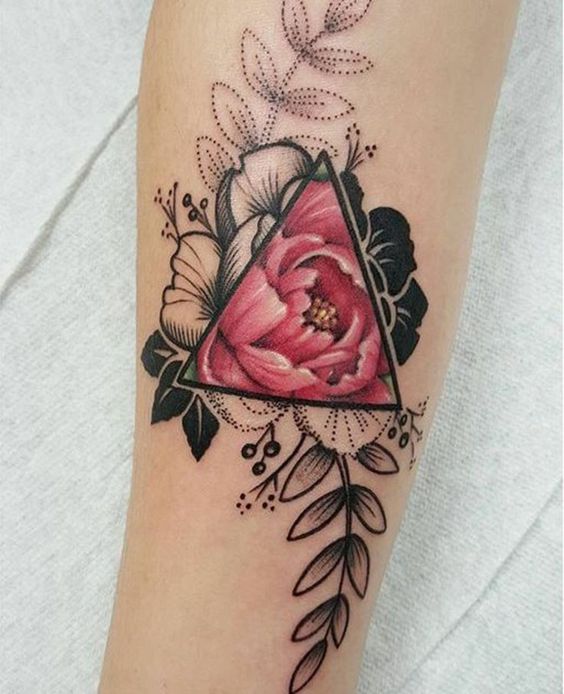 Fotos: Tatuajes de flores para sentir la primavera en tu piel
