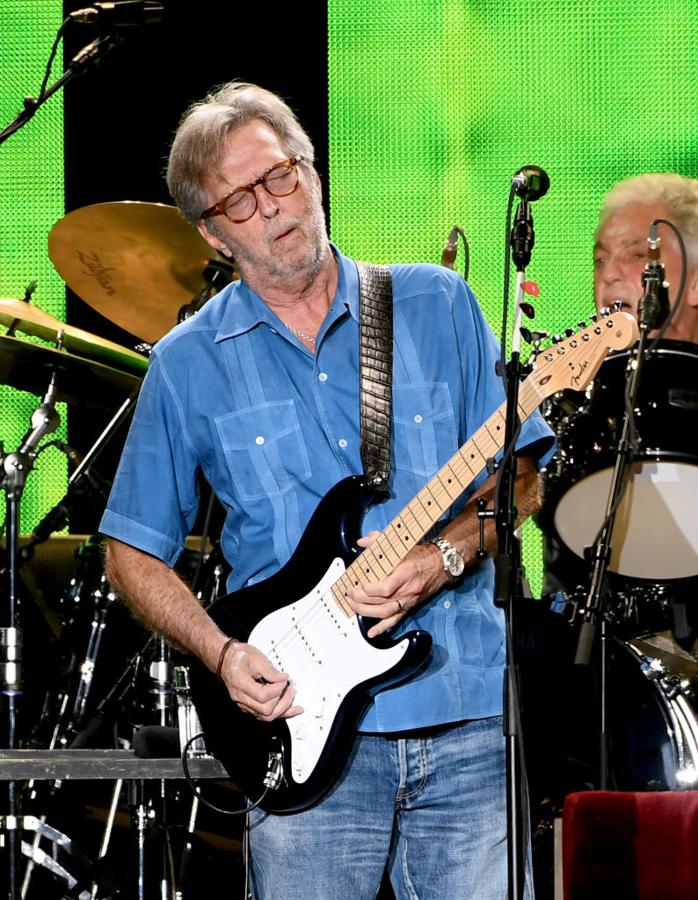 Acaba de confesar que se está quedando sordo y tiene tinnitus.