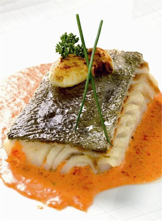 Bacalao confitado con crema de verduras asadas.