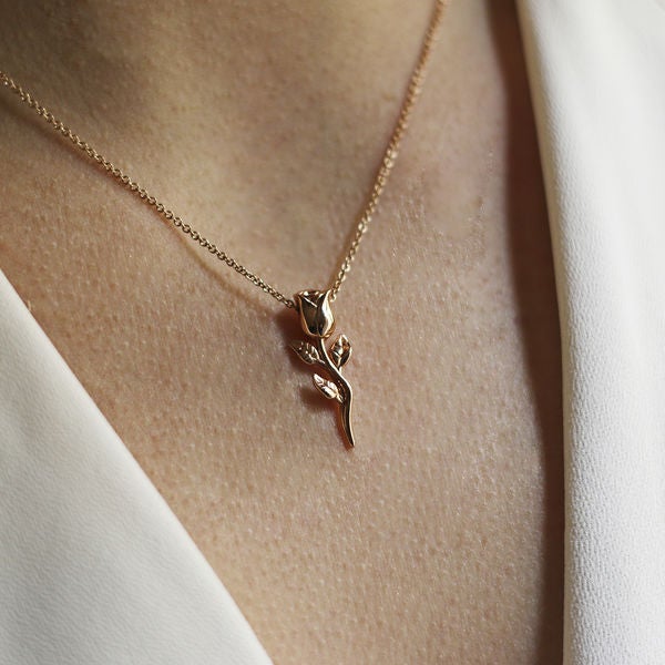 Colgante de la colección Romeo y Julieta de la firma Suárez. (C.P.V.)