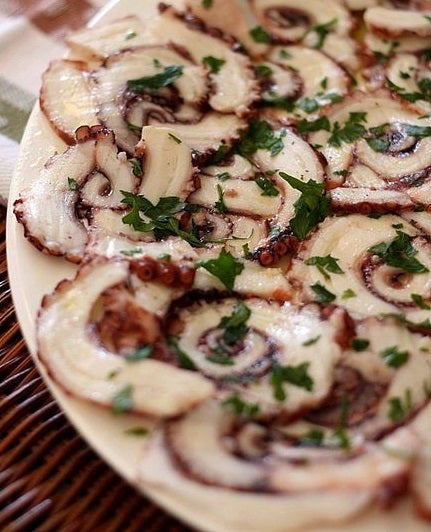 ¡Cocina recargante-energizante!, y es que comer carpaccio, entre otras preparaciones en crudo, ofrece un increíble impulso en energía en pocos minutos.