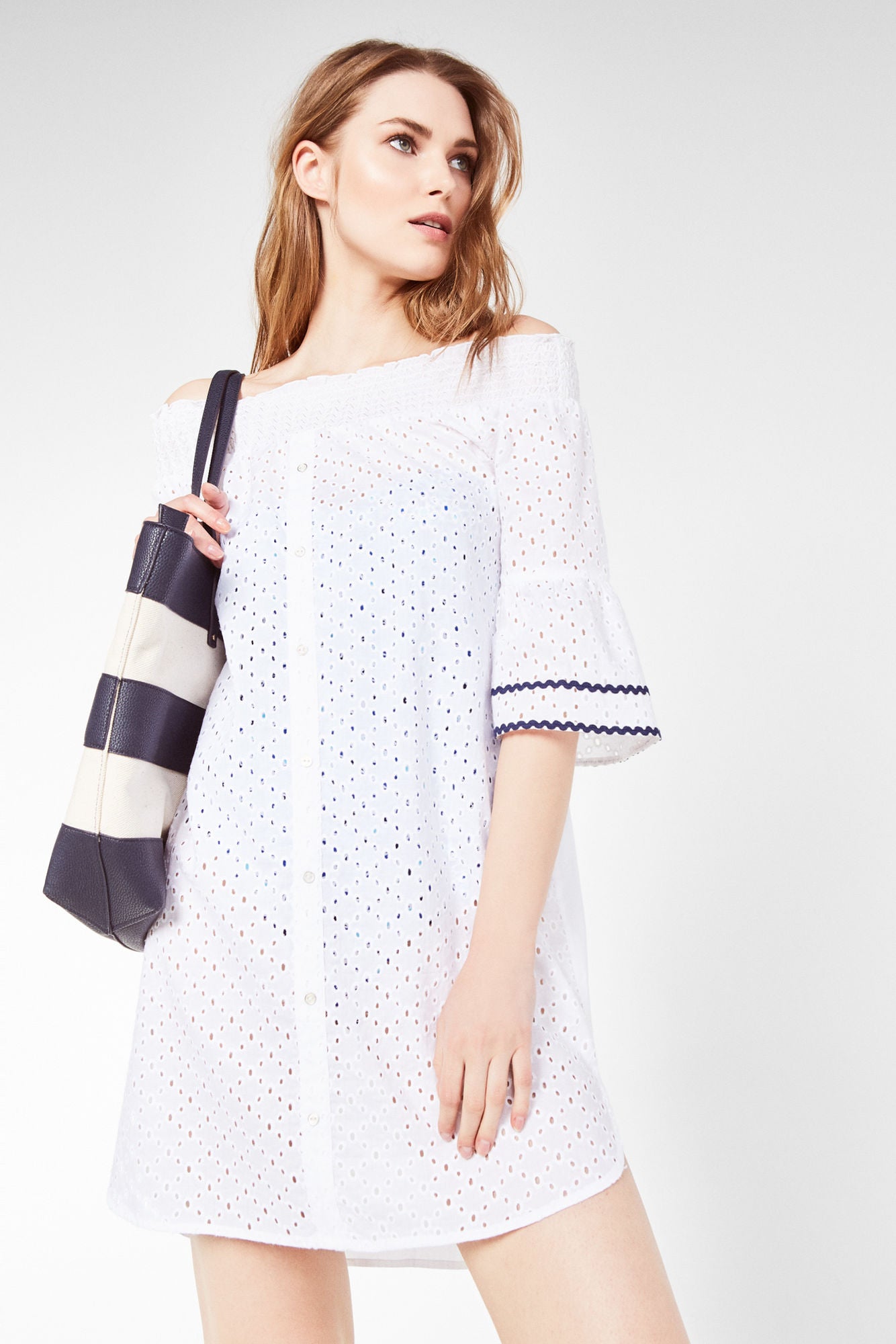 ¿Ya te visualizas paseando por las calles con casitas encaladas de Ibiza o Satorini con este vestido después de un largo día de playa?